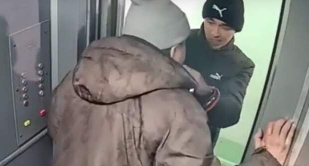 Красноярец сорвал с пенсионера золотую цепочку