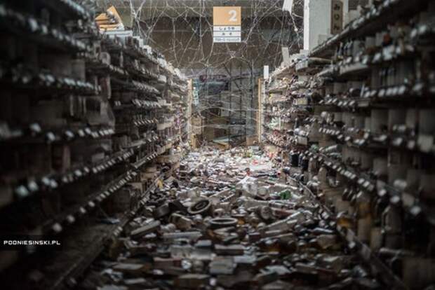 fukushima-abandonedgrocerystore.jpg.990x0_q80_crop-smart