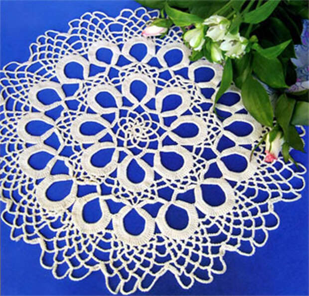 http://www.1001uzor.com/home/napkin/images/napWhite-01_01.jpg