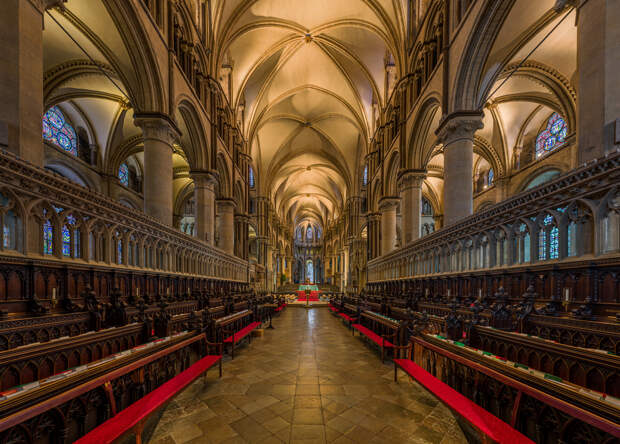 Кентерберийский собор. Архитектурный стиль — романская архитектура/английская готика. (David Iliff)