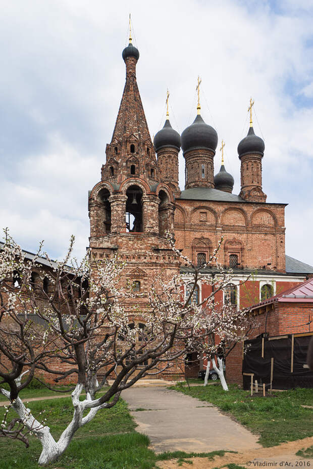 Крутицкий монастырь в Москве