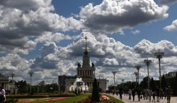 Облачность с прояснениями и до 19 градусов тепла ожидаются в Москве 1 мая