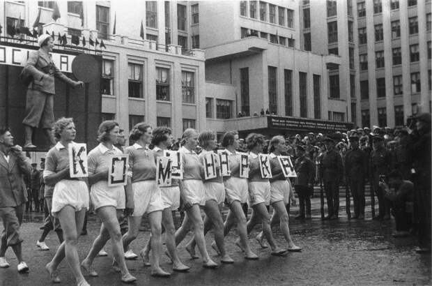 Спортсменки, комсомолки, красавицы 1930 х sovietgymnasts09 Спортсменки, комсомолки, красавицы 1930 х