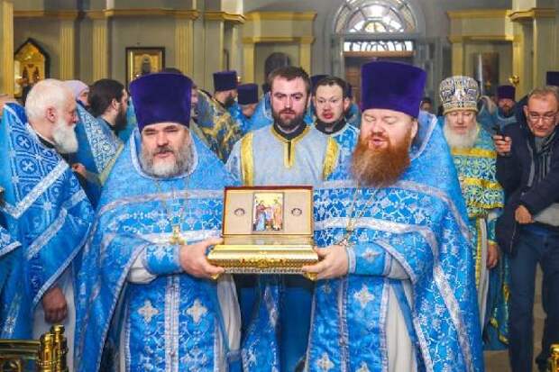В Тамбов доставили ковчег с частицей Пояса Пресвятой Богородицы
