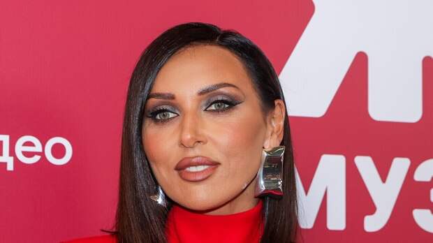 «Научила бабушка»: Алсу раскрыла, какой ритуал исполняет перед концертами