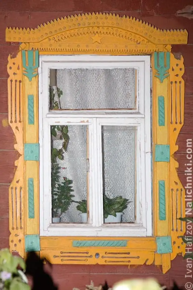 Деревянный наличник на окнах Чебоксар