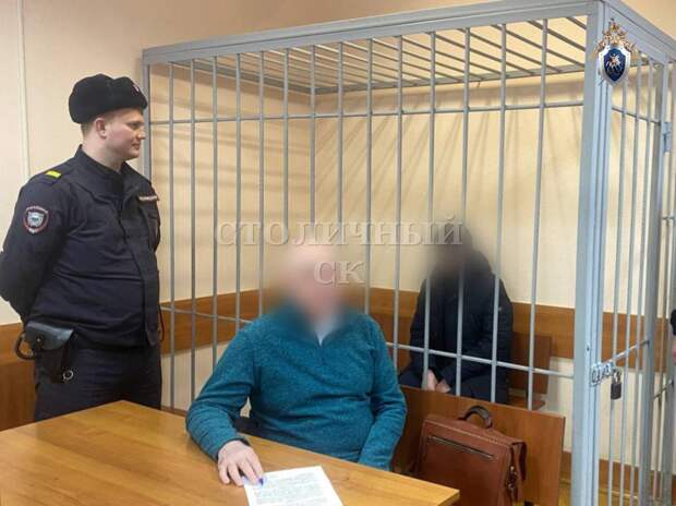 Изрезавший ножом жену и 14-летнего сына россиянин возражал против решения суда