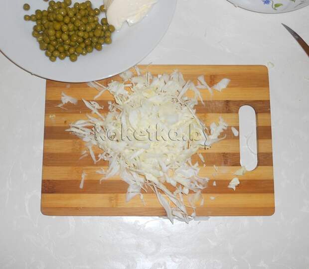 Салат с капустой и колбасой Салат с капустой и колбасой