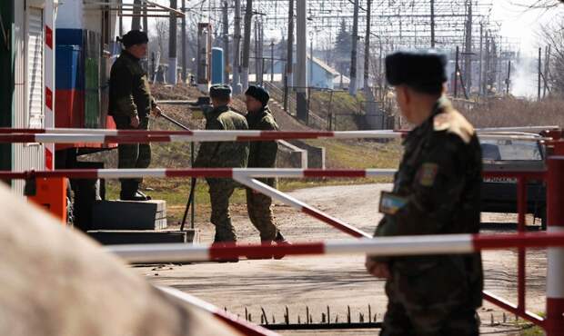 Двое украинских пограничников попросили убежища в России Двое украинских пограничников попросили убежища в России