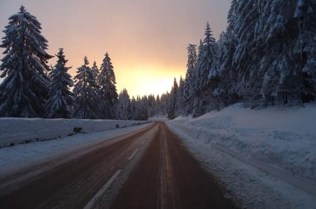 Движение на участке трассы М-5 под Челябинском ограничили из-за непогоды