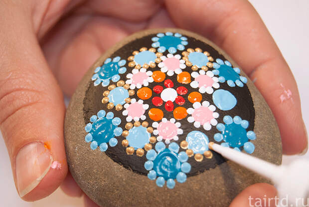 Точечная роспись по камням