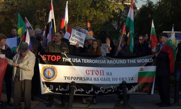Жители Болгарии обвиняют США во лжи и требуют освободить от НАТО страну