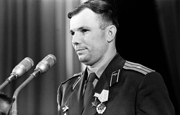 Росархив раскрыл данные о зарубежных визитах Гагарина после полета в космос