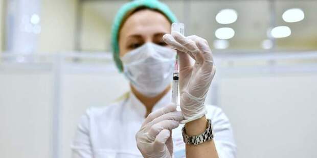 В павильоне «Здоровая Москва» в Лианозовском парке увеличили число медиков, проводящих вакцинациию