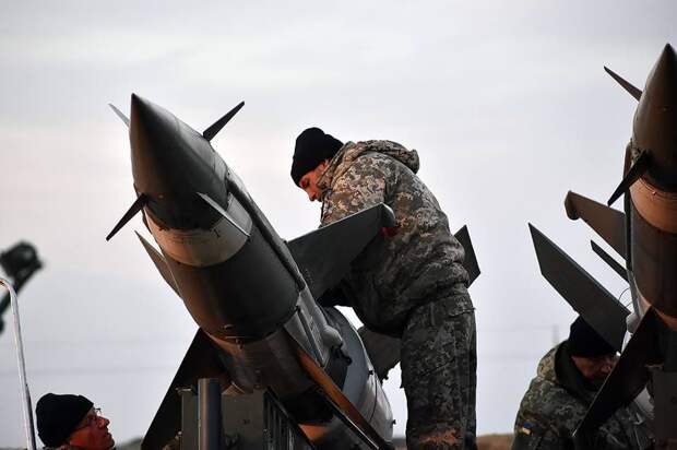 Politico: ВСУ дважды применили тайно переданные США ракеты ATACMS