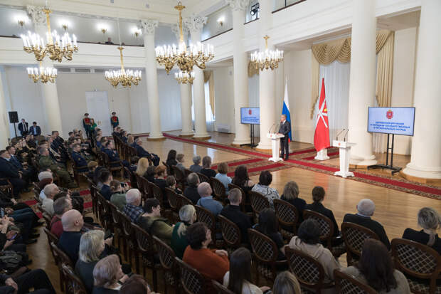 Губернатор Тульской области наградил семьи защитников Отечества