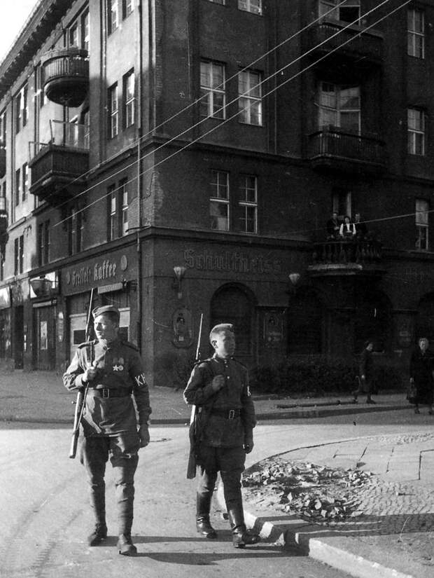 Падение Берлина на фотографиях весны 1945 года (39)