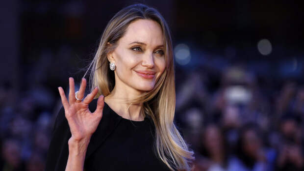 Общественник Иванов призвал запретить фильмы с ездящими на Украину актерами