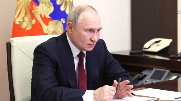 Путин проведет серию саммитов и примет участие в закладке ледокола