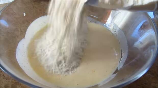 Пушистые лепешки на кефире с карамелизированными яблоками Еда, Вкусно, Рецепт, Лепешки, Яблоки, Другая кухня, Длиннопост, Видео рецепт, Тесто, Видео