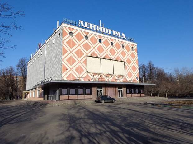 Чиновники добавили спорткомплекс (мини-Лужники) в градостроительный план застройки Братского некрополя и парка у кинотеатра "Ленинград".