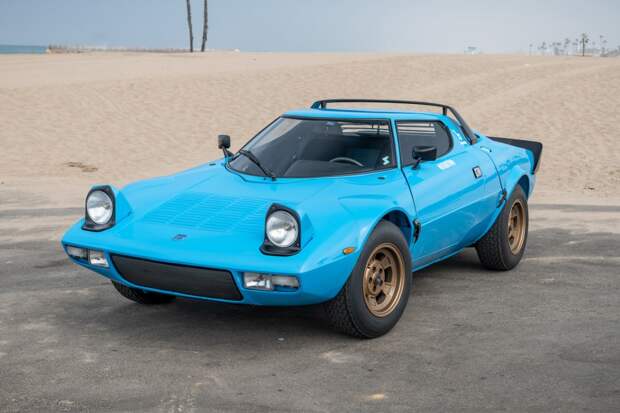 Очень редкий спорткар Lancia Stratos 1975 года выпуска