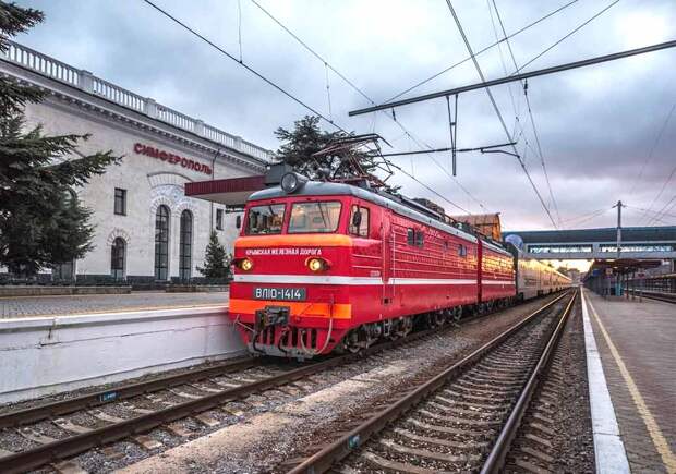 Херсон и Запорожье едут в Крым. Железная дорога между Симферополем и украинскими регионами впервые за восемь лет примет пассажиров