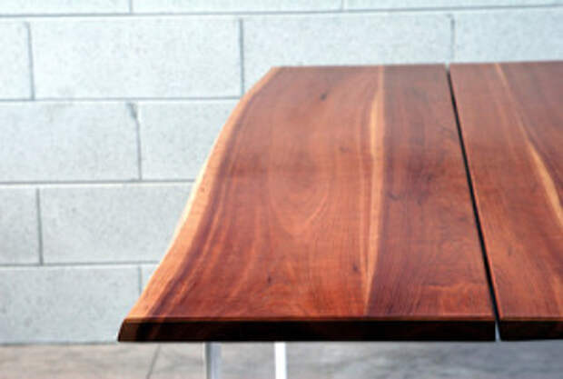 table 300x202 Как удалить царапины на деревянной мебели Фото 1