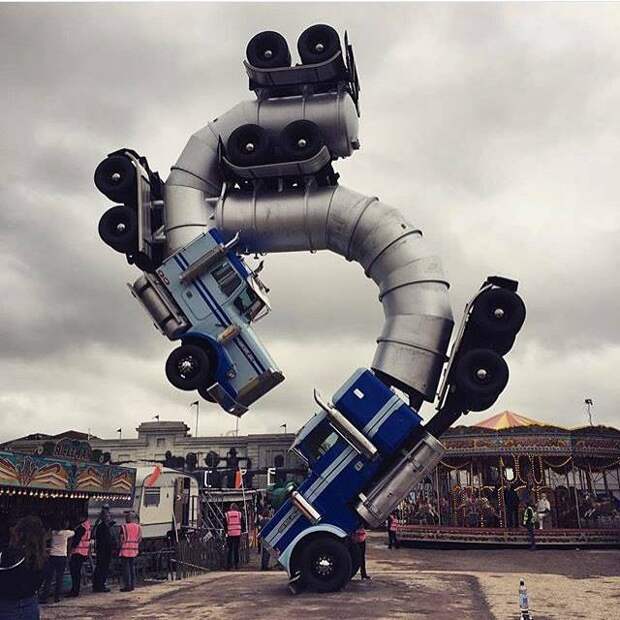 В Великобритании открылся мрачный «Диснейленд» - Dismaland (21 фото)