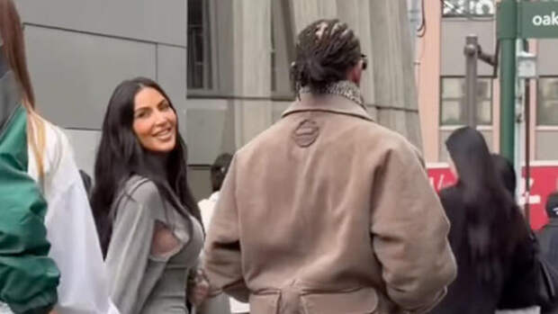 Романтические каникулы: Ким Кардашьян засекли с Хэмилтоном в Японии