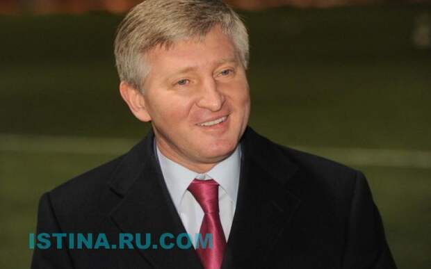 Олигарх на двух стульях: Почему Ахметов продолжает финансировать АТО в Донбассе?