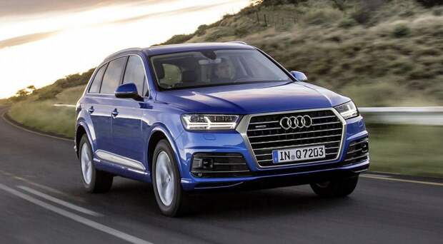 На фото: Audi Q7, Audi A4 авто, обзор, рестайлинг