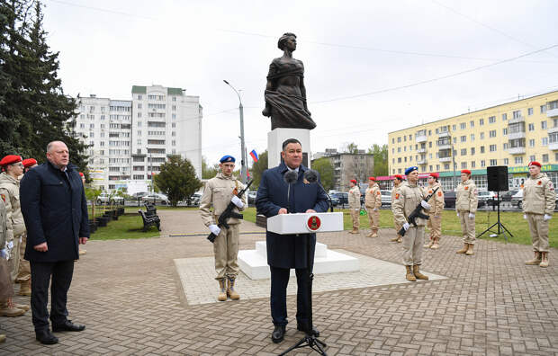 Игорь Руденя открыл в Твери памятник герою Великой Отечественной войны Паше Савельевой