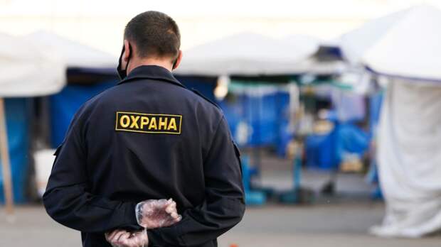 Родители студентов колледжа Анапы назвали убитого при стрельбе охранника героем