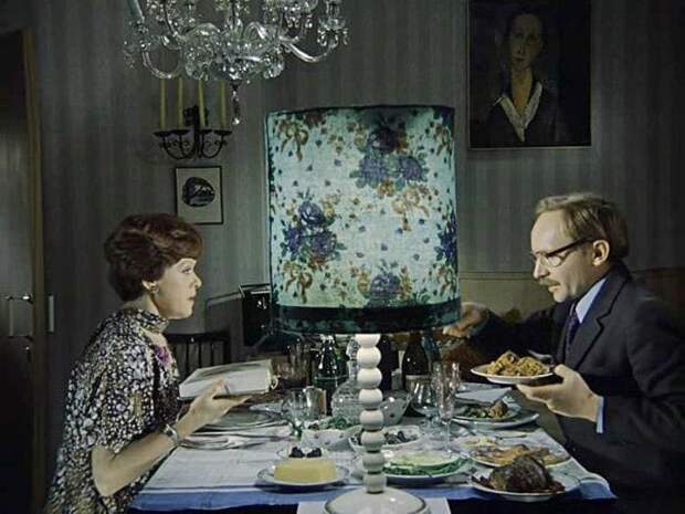 Алиса Фрейндлих и Андрей Мягков в фильме *Служебный роман*, 1977 | Фото: bigpicture.ru