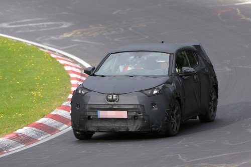 nissan-juke-rival-from-toyota-spied-testing-on-the-nurburgring-for-the-first-time-photo-gallery_1