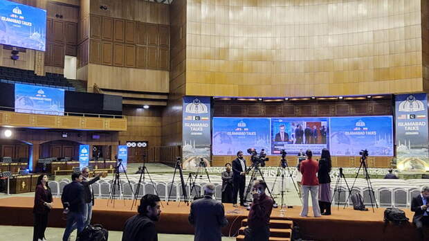 IRIB: Иран и США начали третий раунд переговоров в Исламабаде