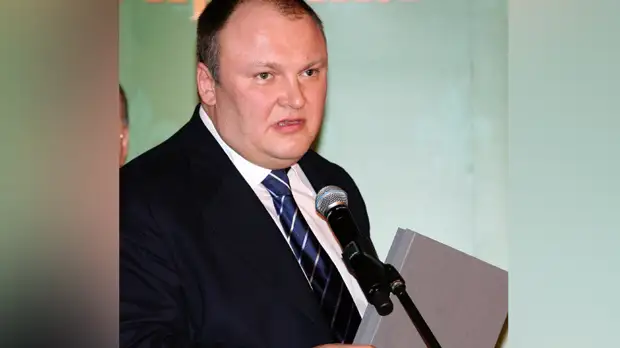 В СК призвали заочно арестовать российского банкира Горбунцова