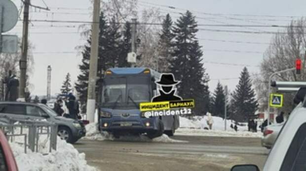 ДТП с автобусом на проспекте Строителей / Фото: 