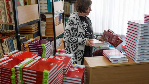 Учебники в России могут подешеветь в два раза