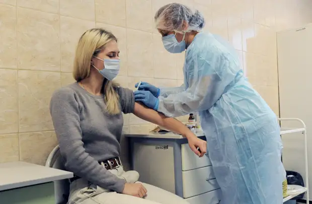 Скончались 852 пациента: в России установлен суточный антирекорд по числу летальных исходов от COVID-19