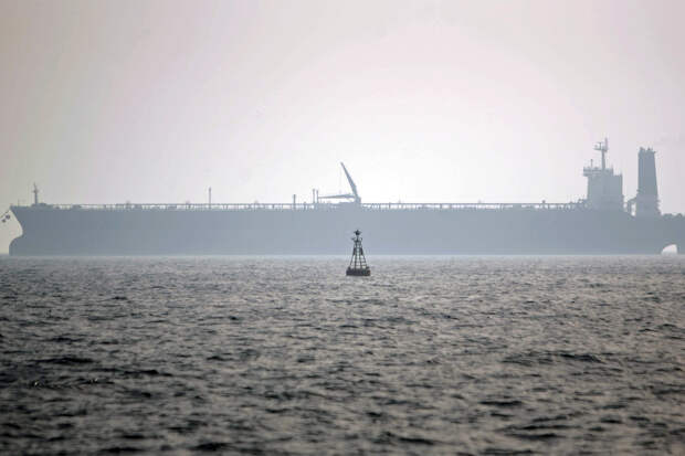 Крупные танкеры устремились в Персидский залив после открытия Ормузского пролива