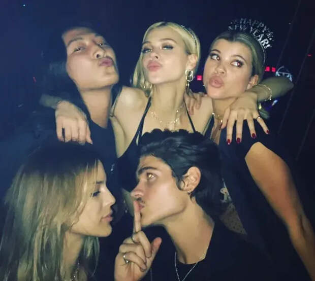 Александр Ванг, Никола Пельтц-Бекхэм и София Ричи