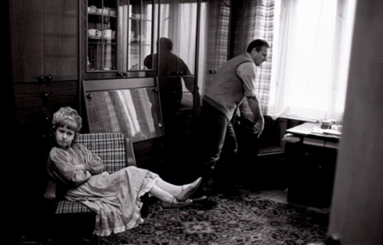 Анатолий Собчак с дочерью Ксюшей дома в Ленинграде, 1989 год (Л. Шерстенников)-1 Анатолий Собчак с дочерью Ксюшей дома в Ленинграде, 1989 год (Л. Шерстенников)-1