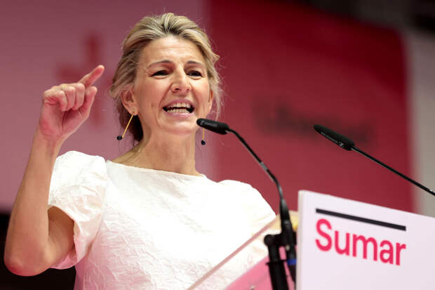 Вице-премьер Испании Диас обвинила лидеров ЕС в лакейском отношении к США