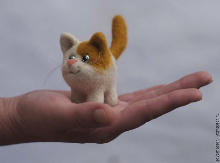 маленький котикмаленький котик маленький котик