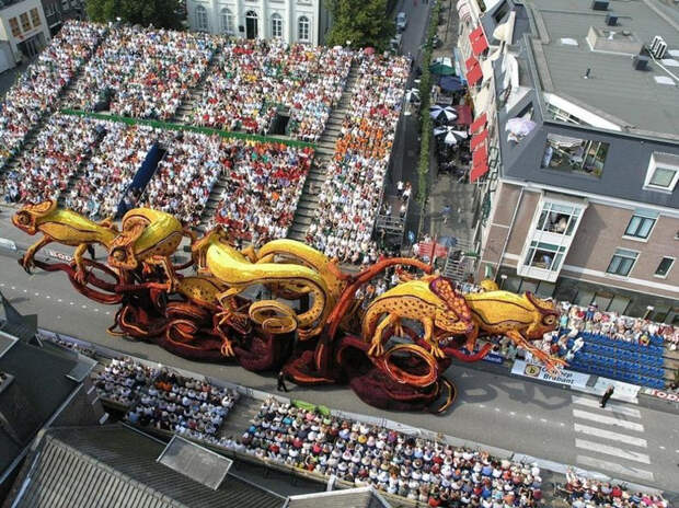 Скульптуры из цветов flowersculptures 14 Грандиозные скульптуры из цветов в голландском Зюндерте