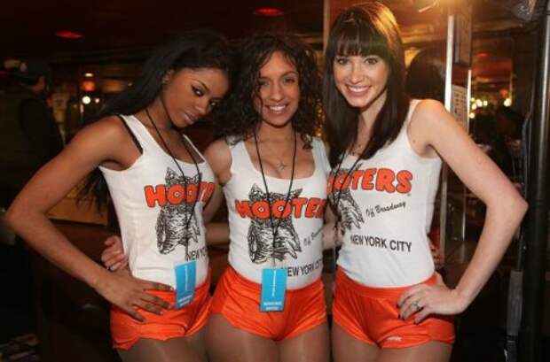 Девушки "Hooters" (28 фото)