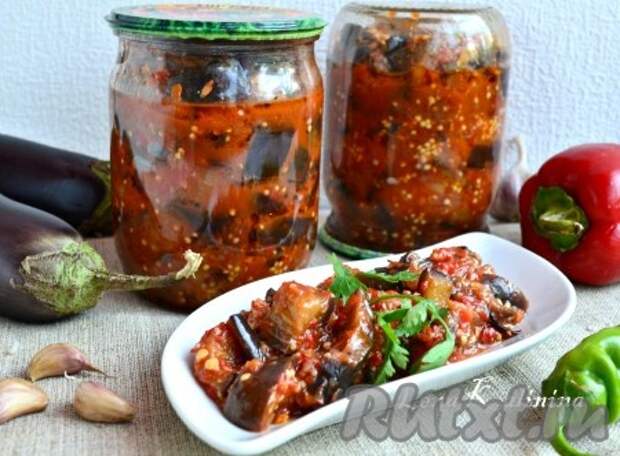 Накрыть крышками и сразу же закатать. Готовые очень вкусные баклажаны по-грузински, приготовленные на зиму, укутать теплым одеялом до полного остывания. 