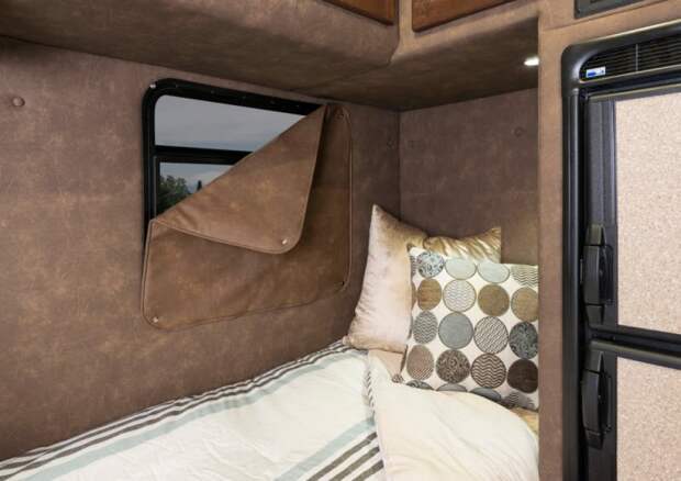 these-trucks-are-the-real-heaven-for-truck-drivers-artnaz-com-9